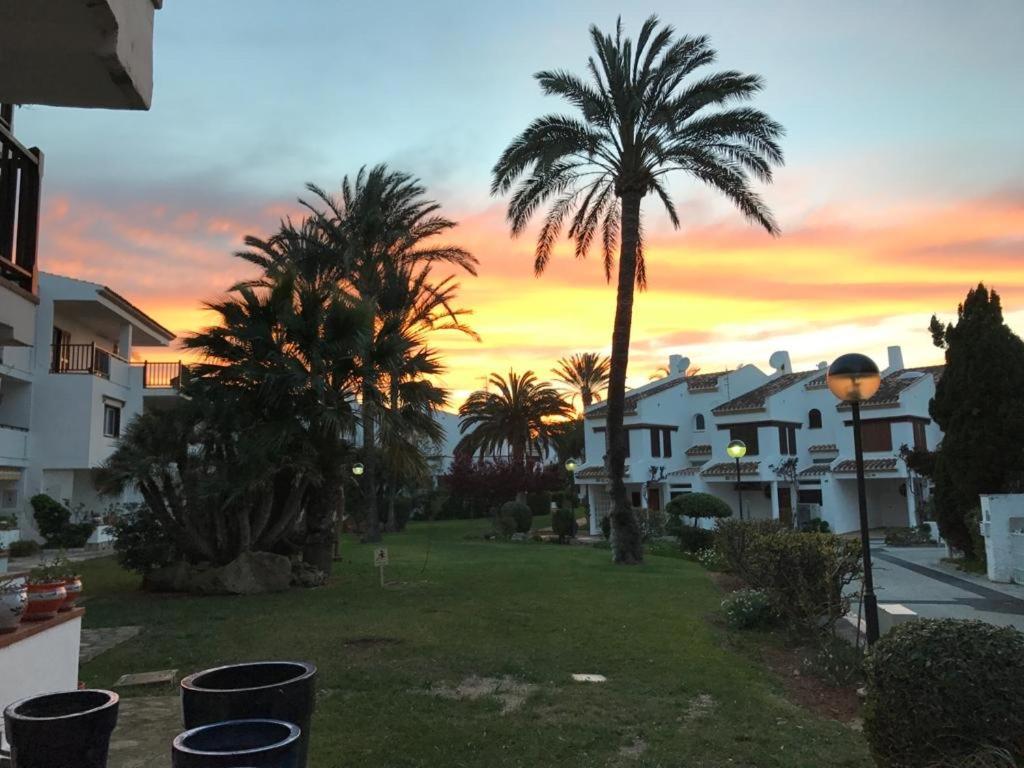 Primera línea de playa Dénia Exterior foto